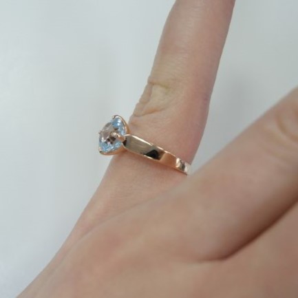 Серебряное кольцо с топазом